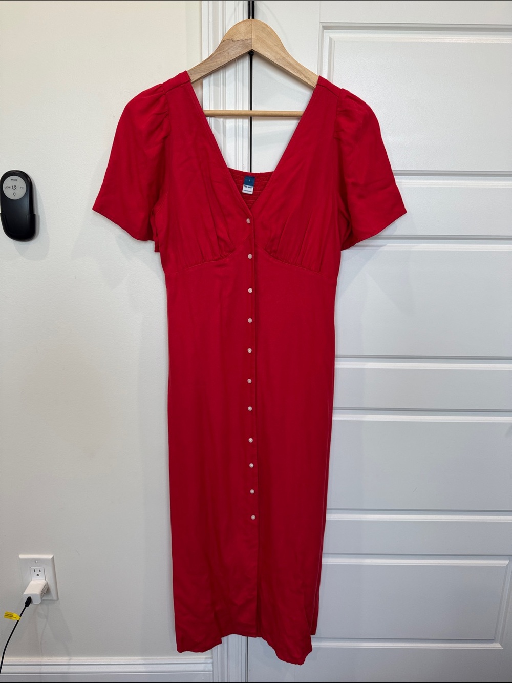 Old Navy Red Button-Up Women’s Flowy Maxi Dress Gorgeous Piece, size Small